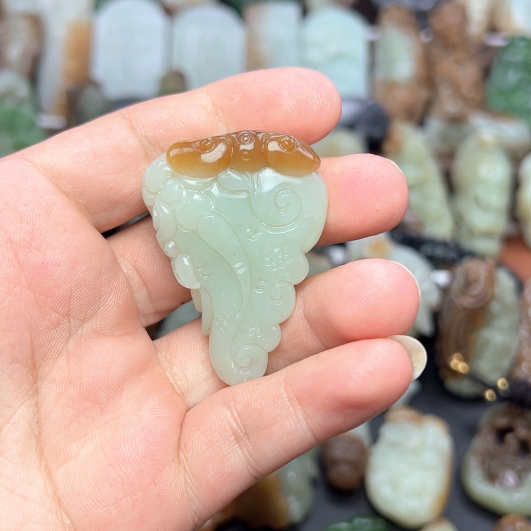 ʟ***r和田玉未镶嵌挂件