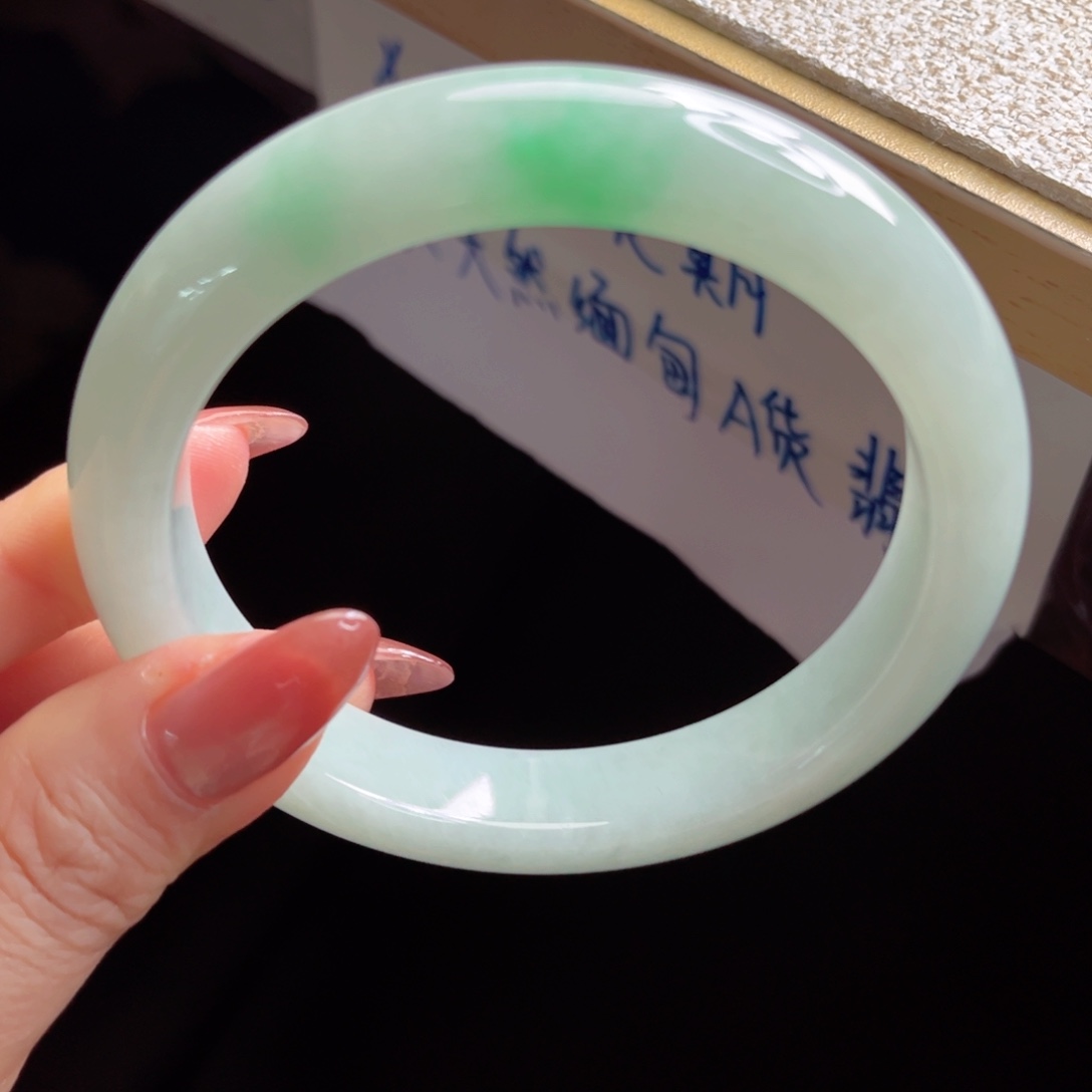 翡翠未镶嵌手镯手镯