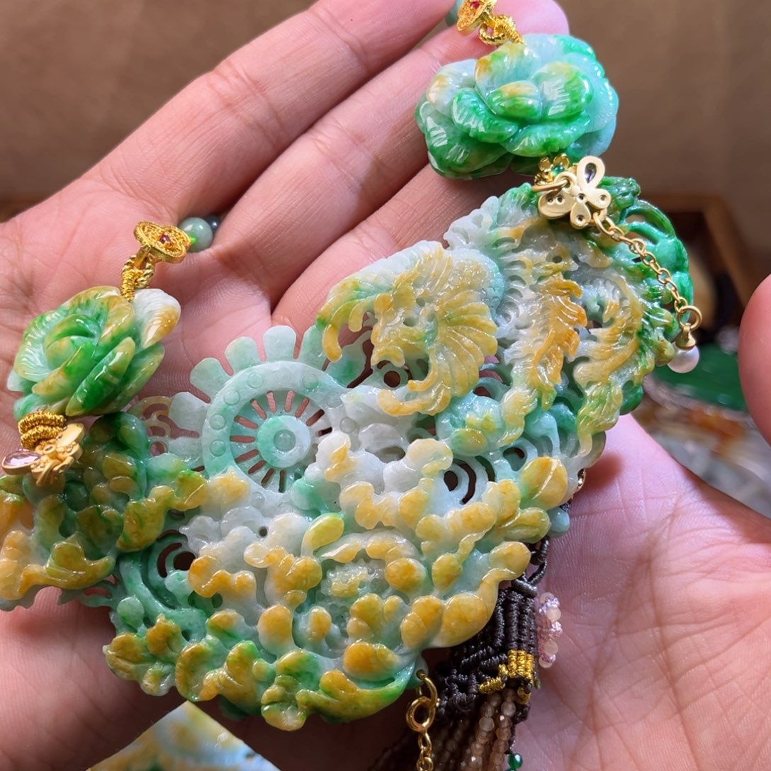 翡翠颈饰未镶嵌带编织