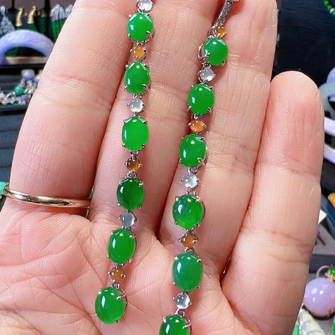 翡翠耳饰18K金镶嵌签收后24小时鉴赏期