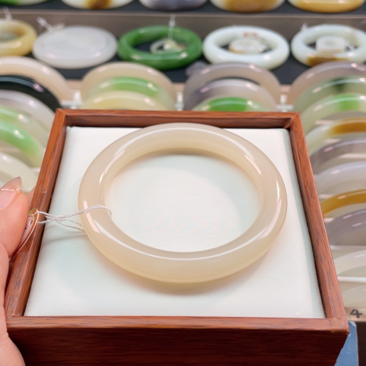 【闪购商品】和田玉手镯未镶嵌