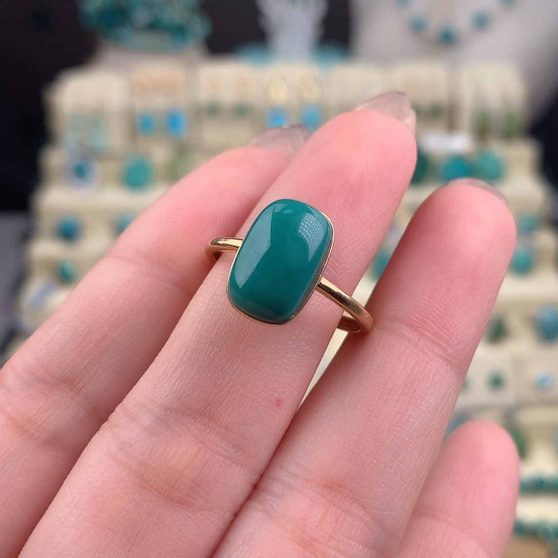 绿松石18K金镶嵌戒指