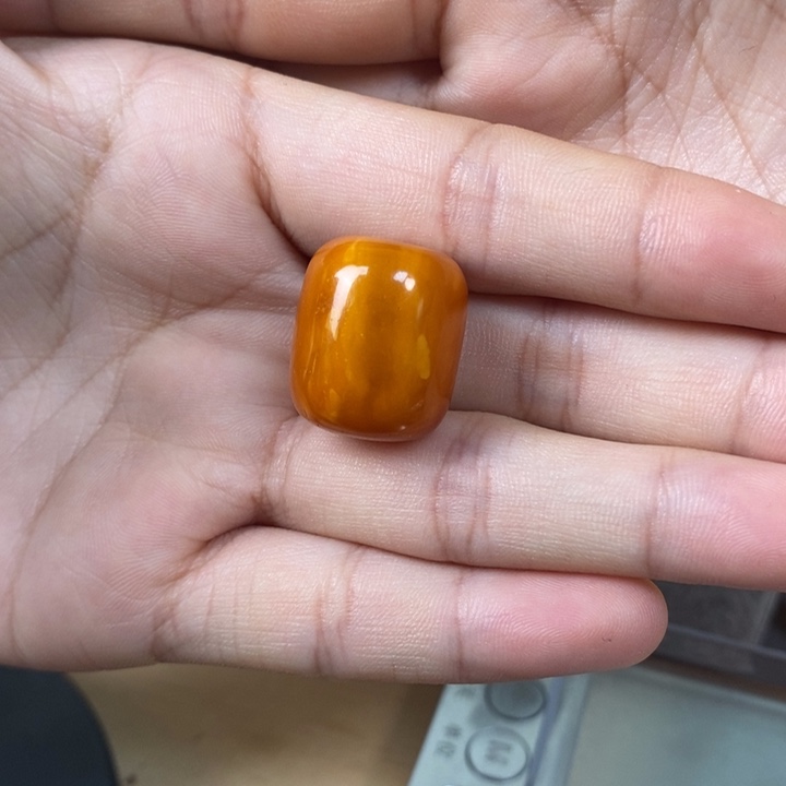琥珀裸石未镶嵌桶珠