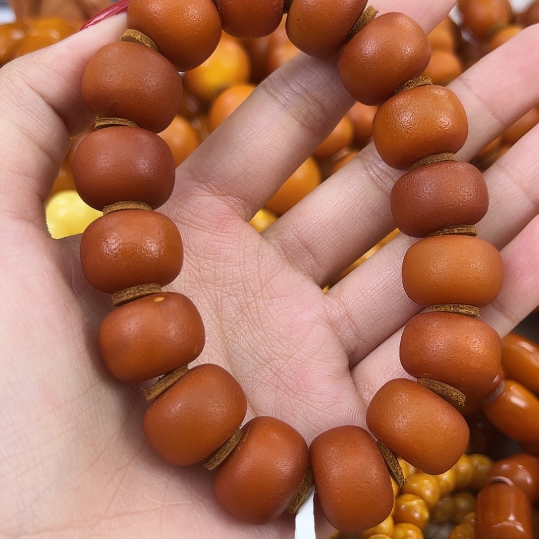 琥珀颈饰未镶嵌蜜蜡