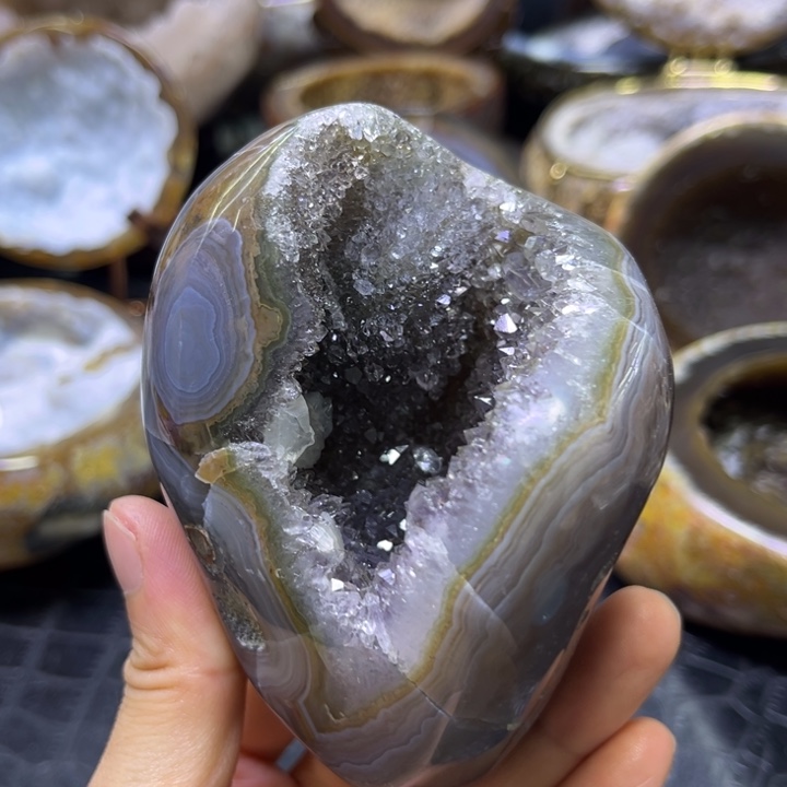 水晶珠宝半成品未镶嵌特价抛光洞