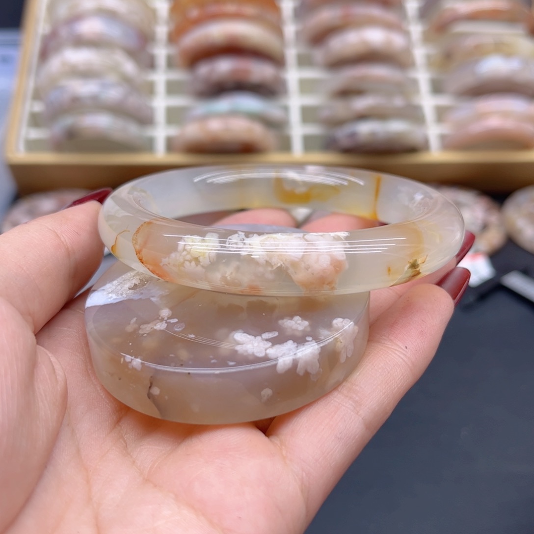 玛瑙/玉髓手镯未镶嵌58