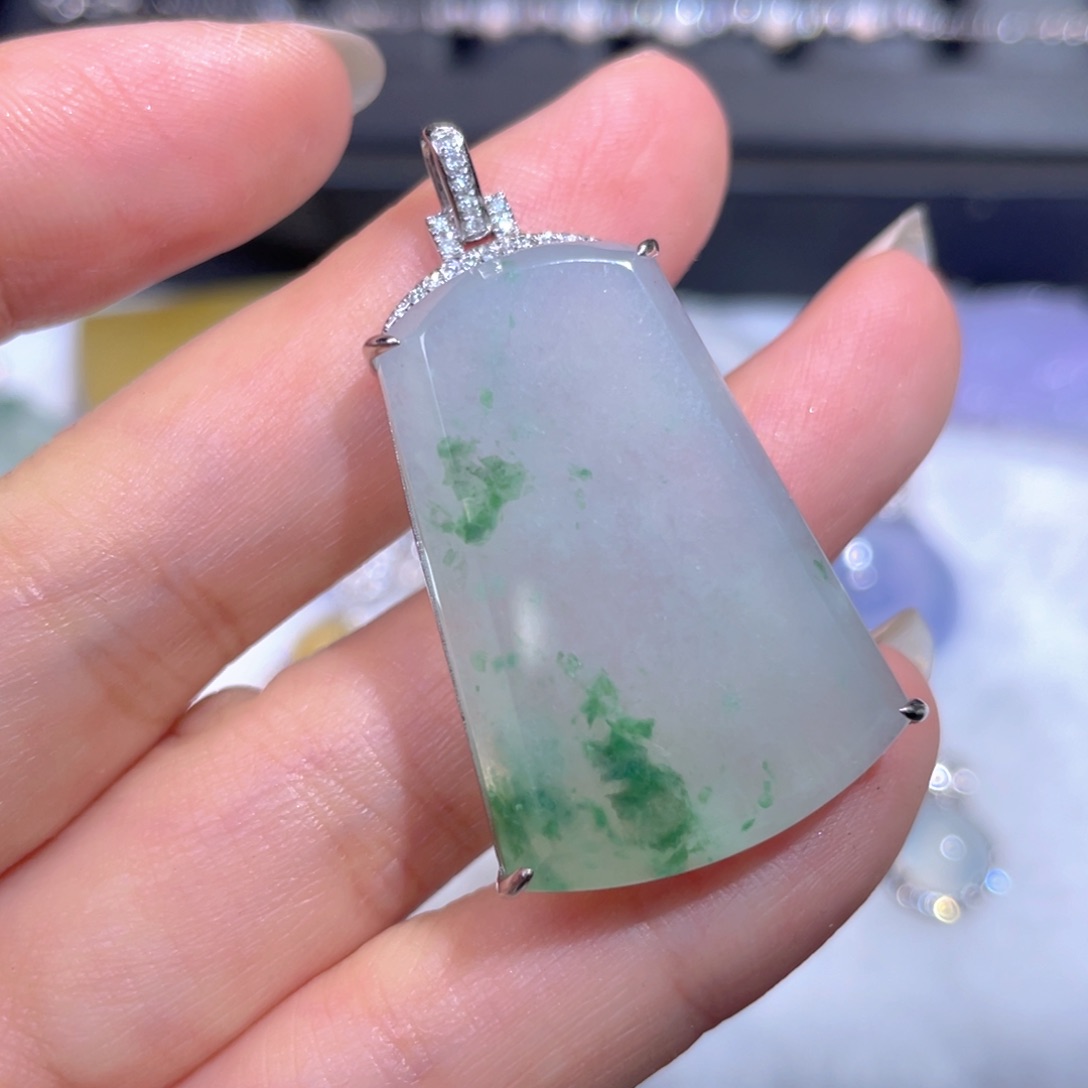 颈饰18K金镶嵌翡翠翡翠