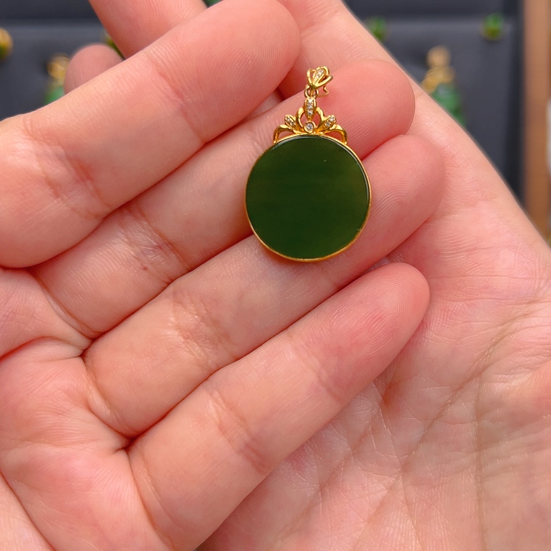 和田玉（碧玉）18K金镶嵌吊坠(不含链)