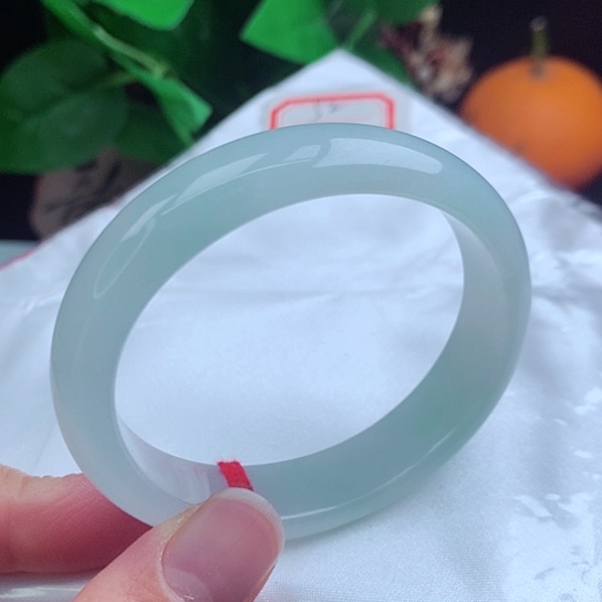 翡翠手镯未镶嵌     贵妃52