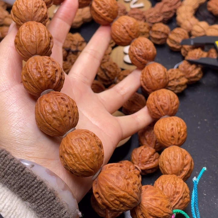文玩核桃手串浅纹红皮大手持18颗