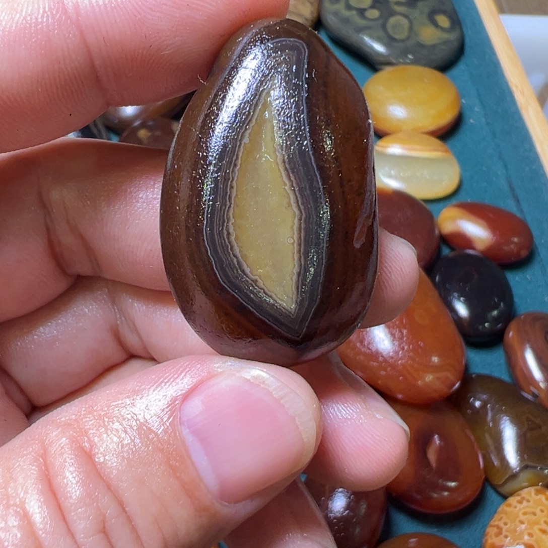 赏***戒瓷片马达加斯加奇石