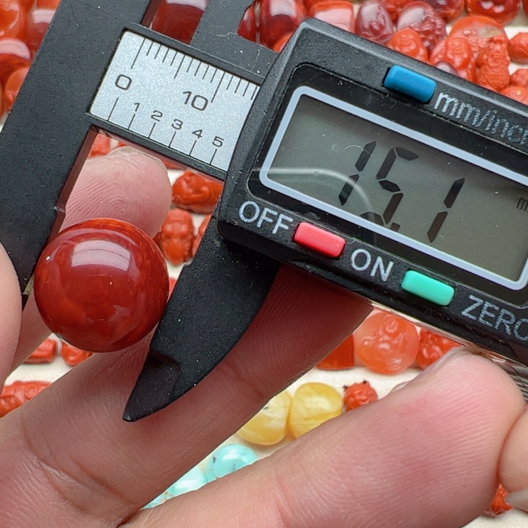 南红玛瑙配饰未镶嵌