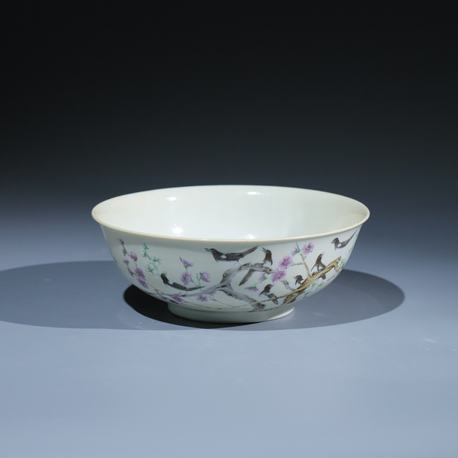 (官)清道光粉彩喜鹊登梅碗-M25KE001E89