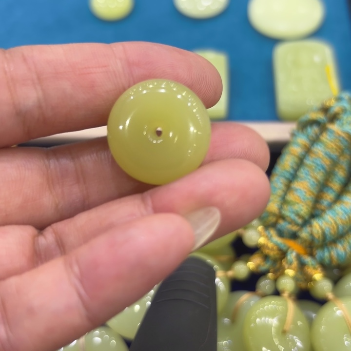 和田玉（糖玉）未镶嵌颈饰