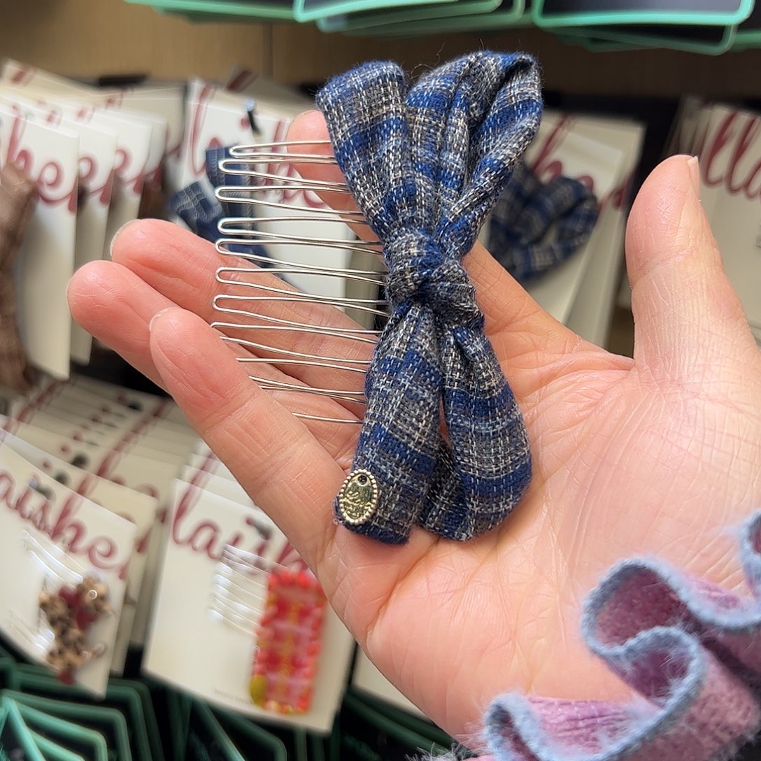 布艺非金属编号04插梳