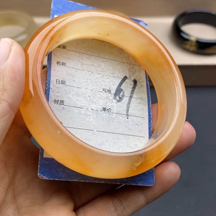 石英质玉未镶嵌手镯