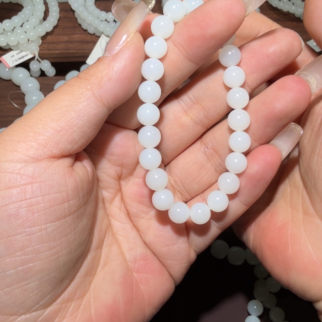 H***o和田玉（糖玉）未镶嵌手链