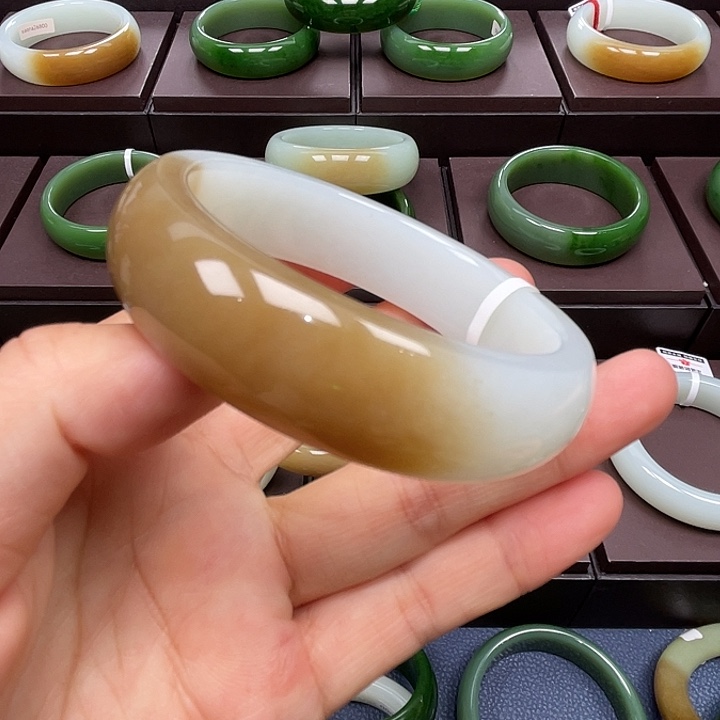 和田玉未镶嵌手镯