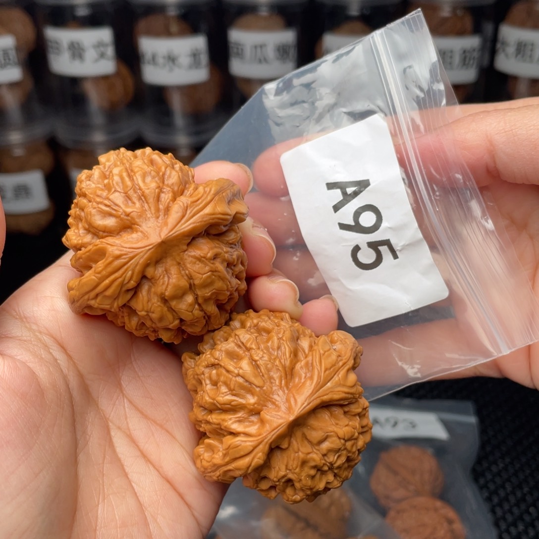 文玩核桃把件全品49龙鼎