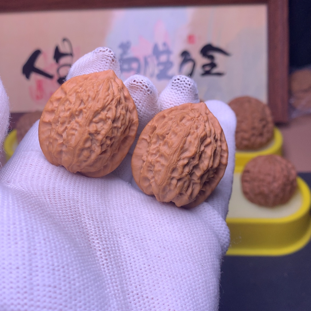 文玩核桃把件33金牛