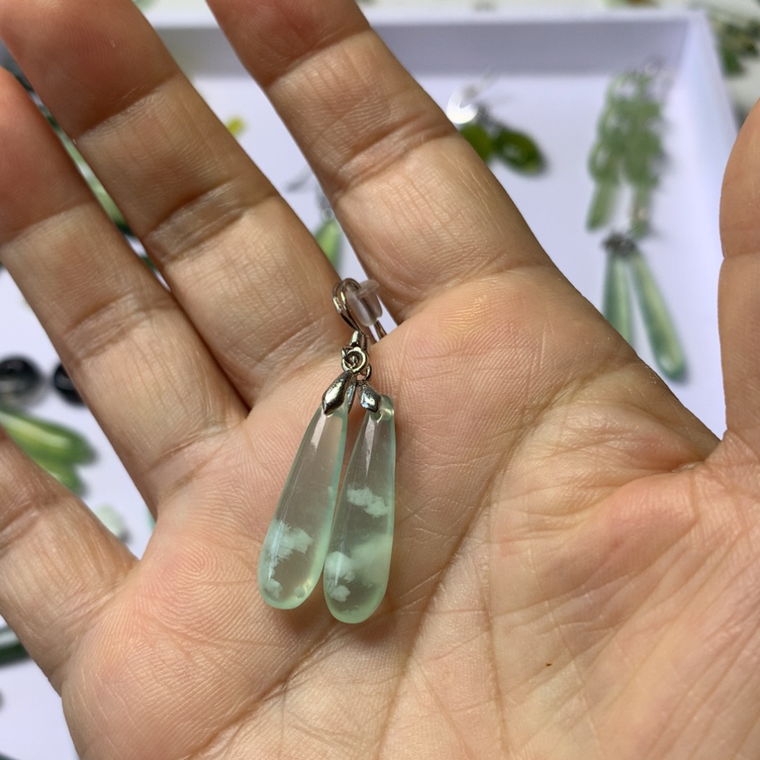 未镶嵌蛇纹石玉耳环