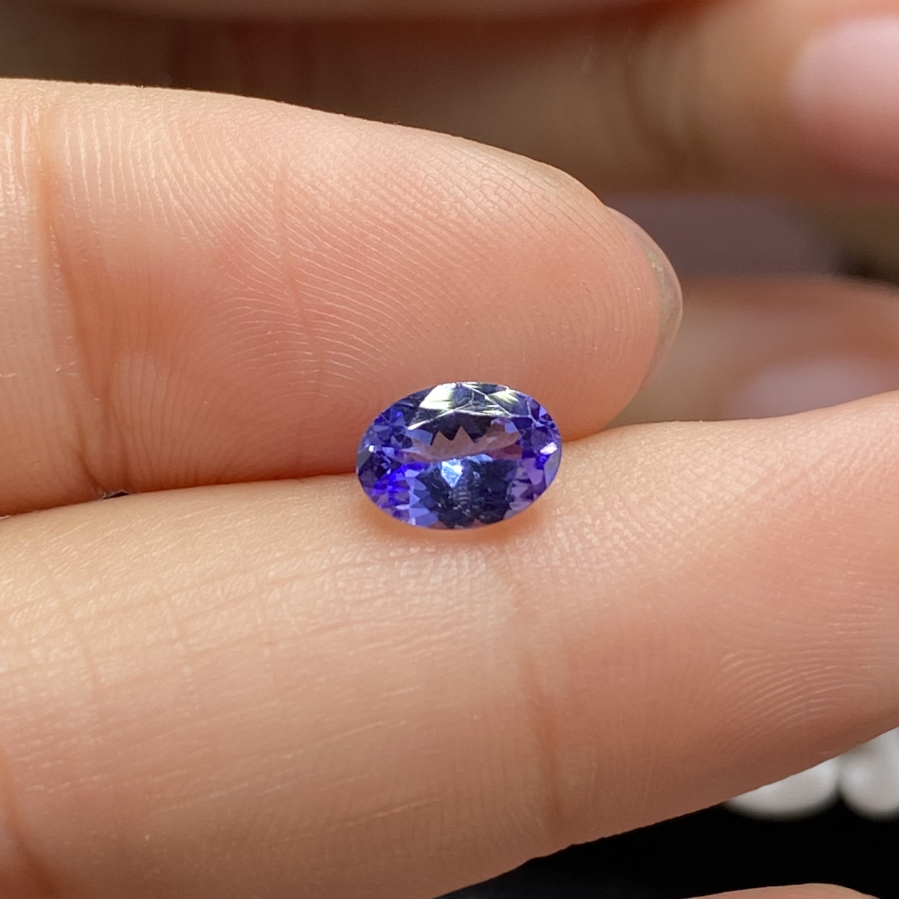 天然坦桑石 0.79克拉 5.2×7.2mm