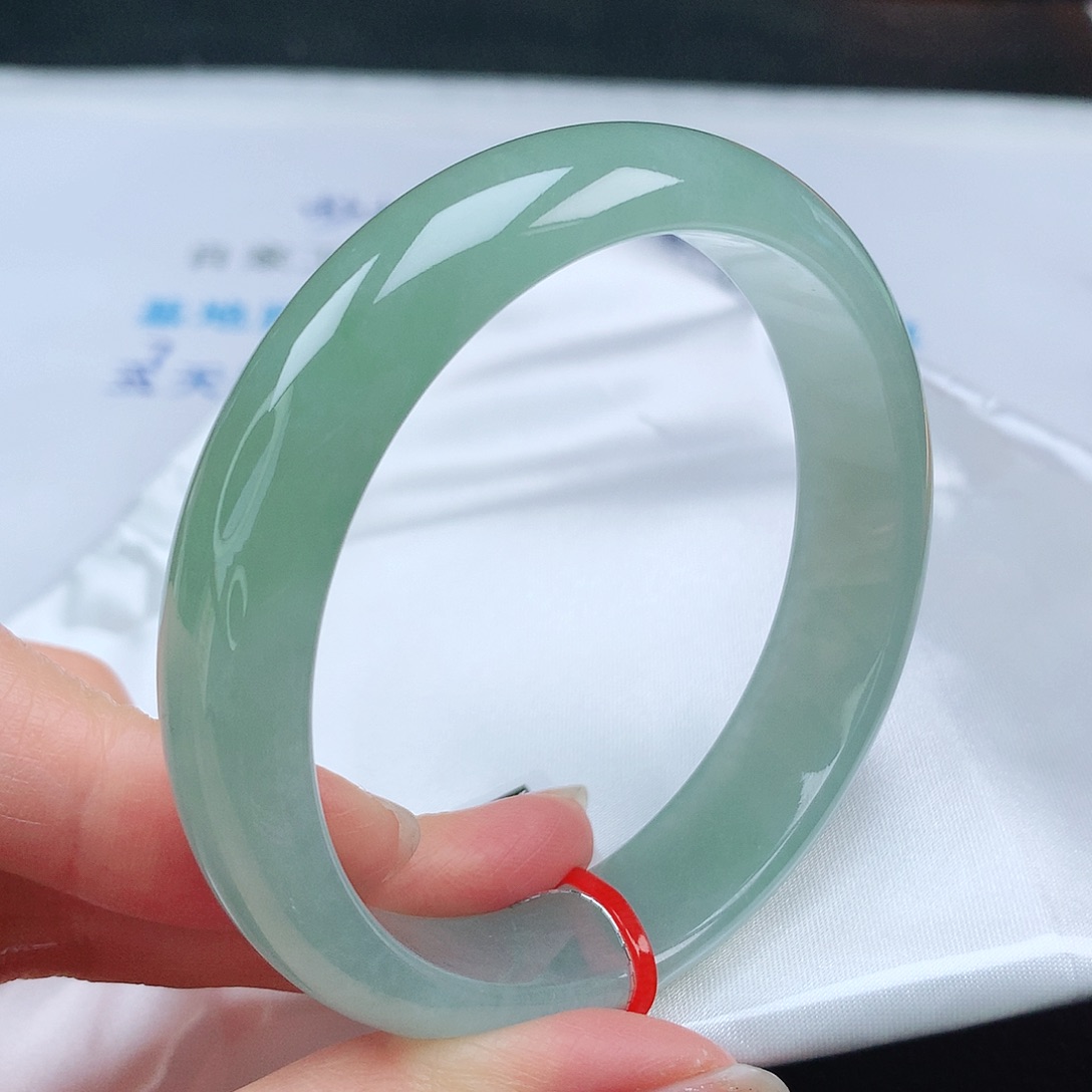 翡翠手镯未镶嵌59圈