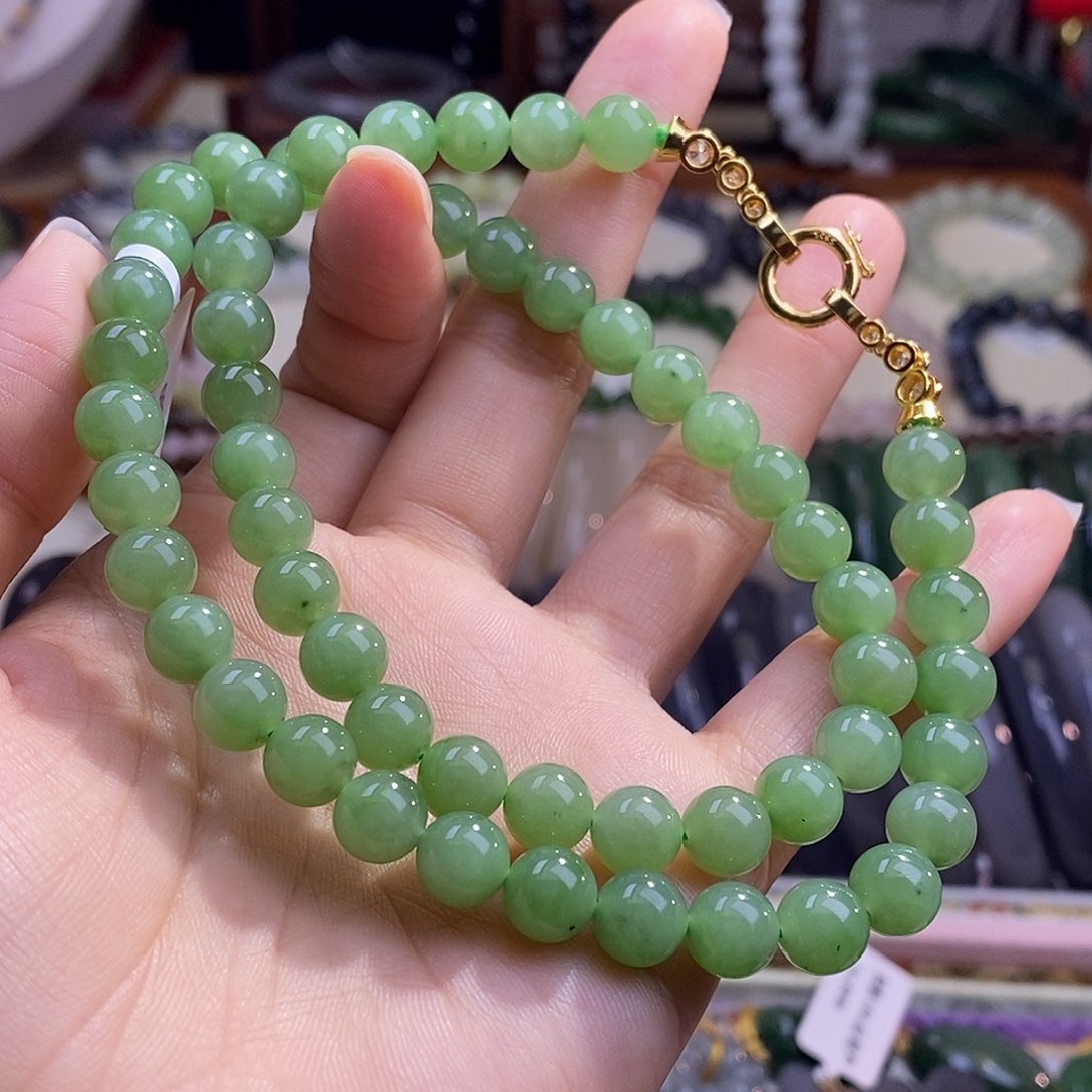 颈饰未镶嵌和田玉毕业级老坑料碧玉苹果绿妈妈链8m