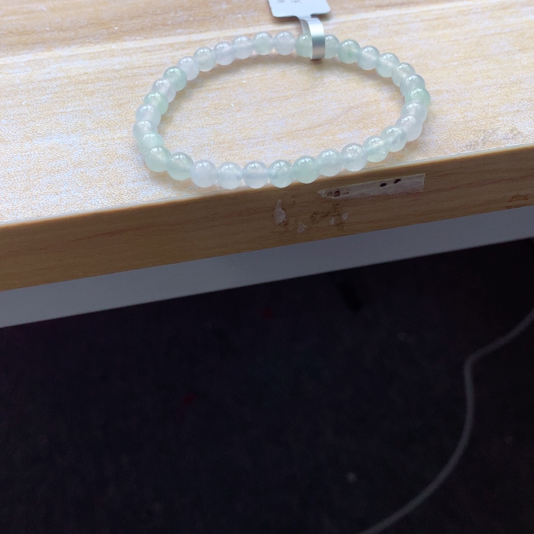 翡翠颈饰未镶嵌吊坠