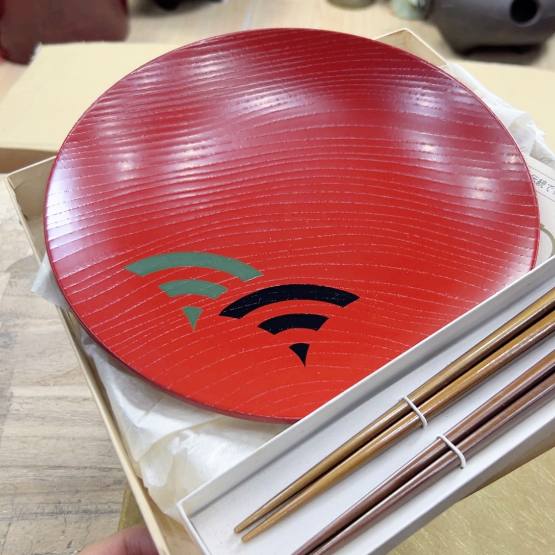 瓷片陶瓷和金属表面涂了