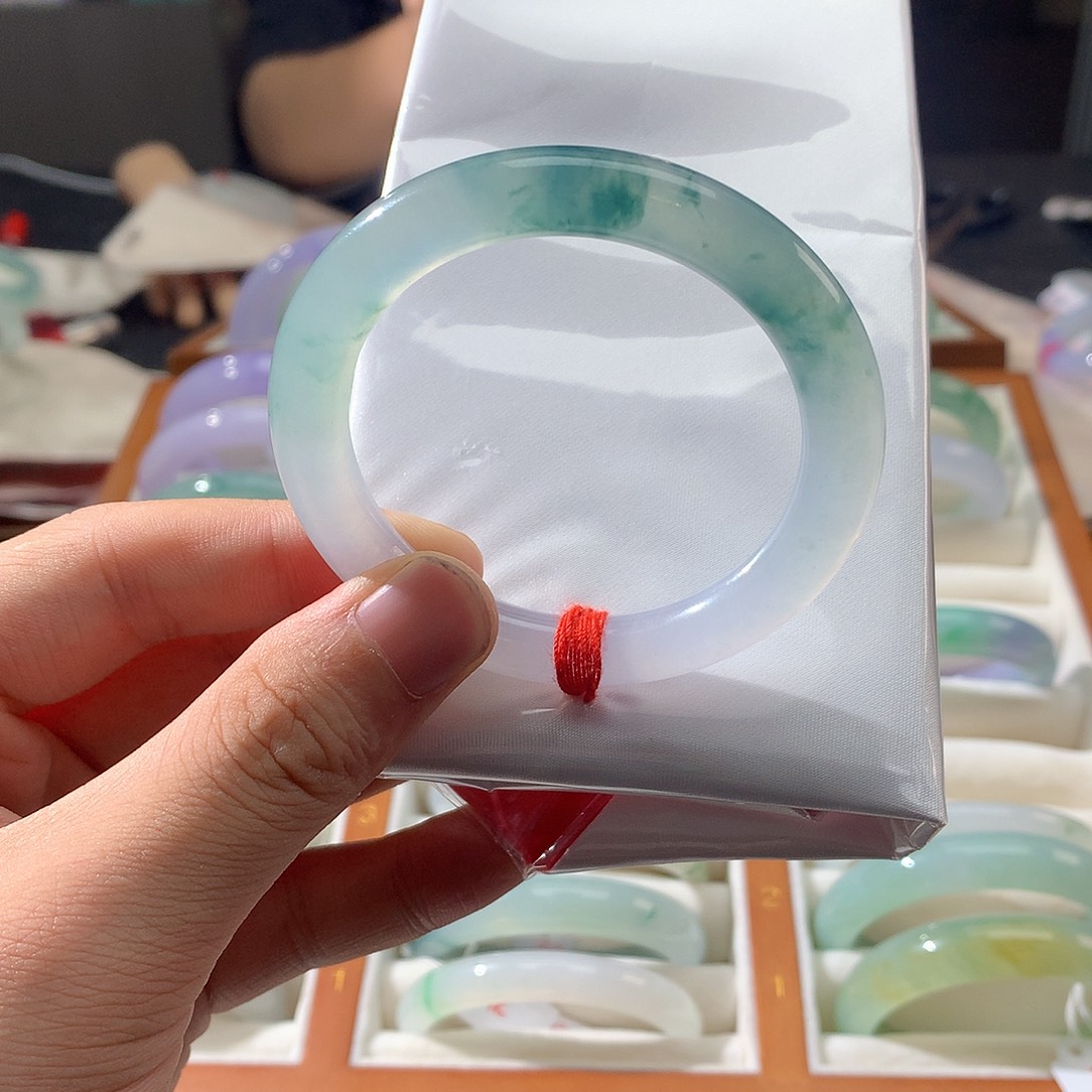未镶嵌手镯翡翠冰蓝飘花