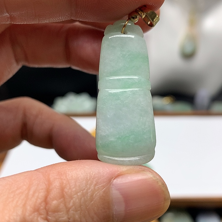 翡翠未镶嵌颈饰天然A货翡翠