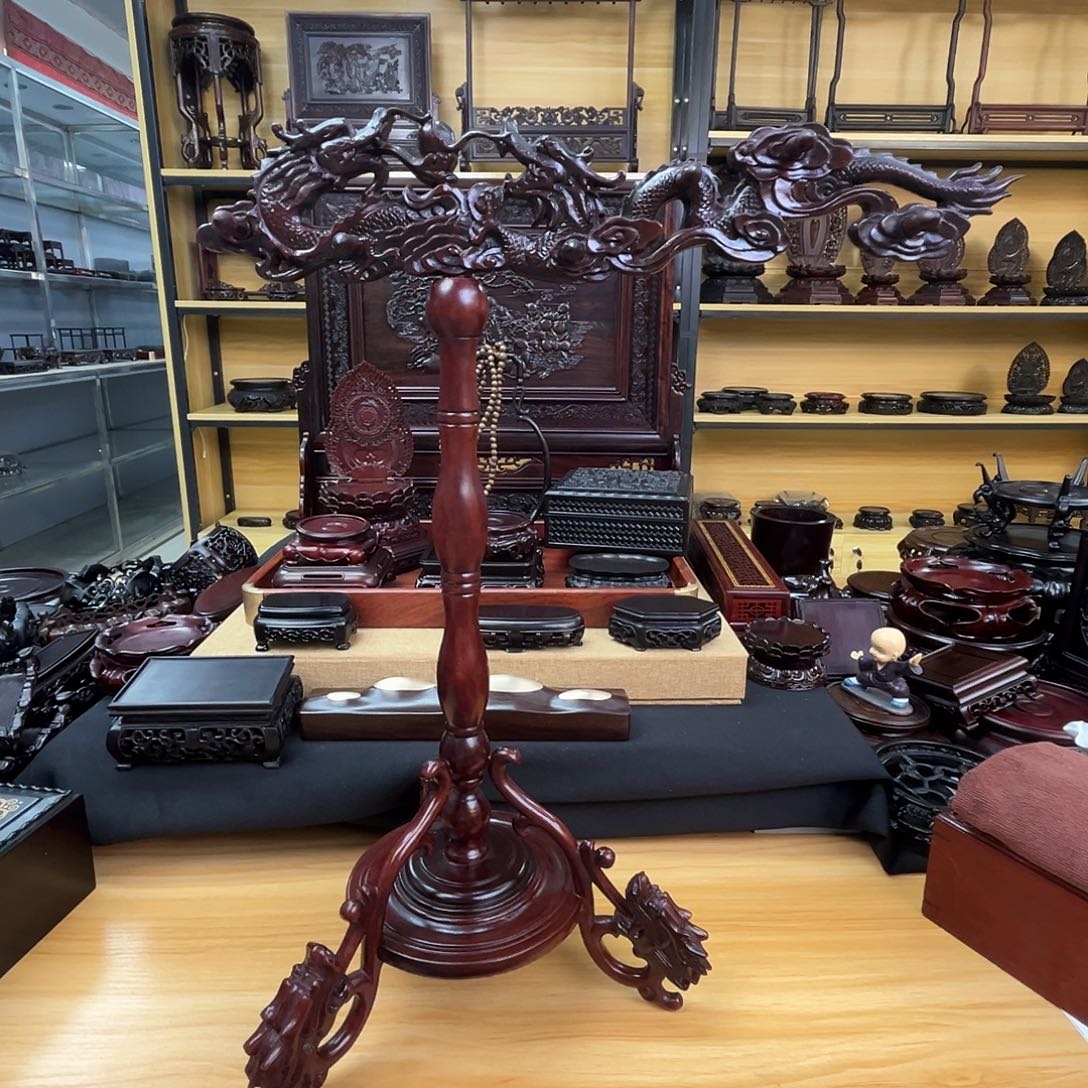 红酸枝木类雕花笔架高41.5/顶部宽32.5厘米