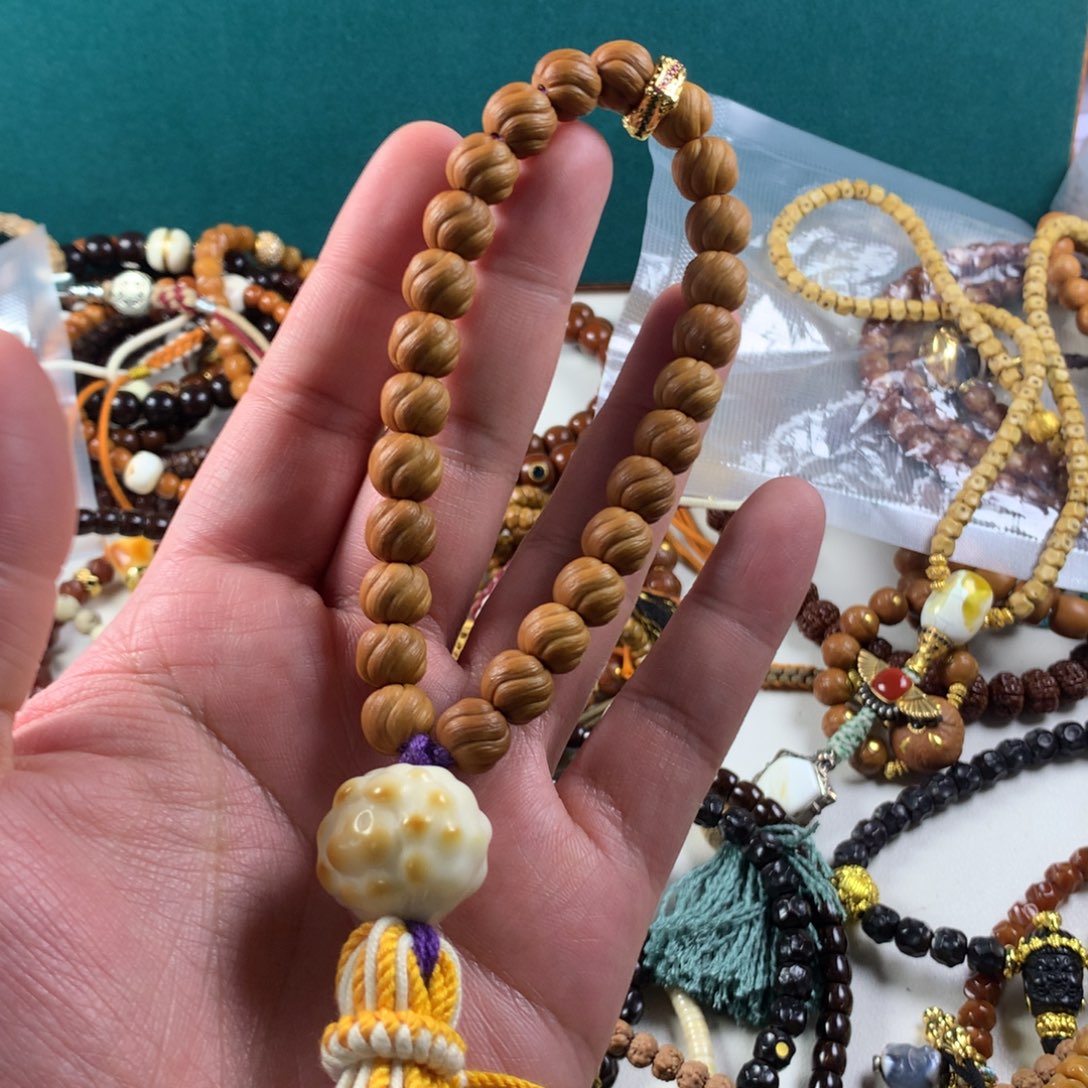 吊坠猴头核桃。。。。。。。。。。。