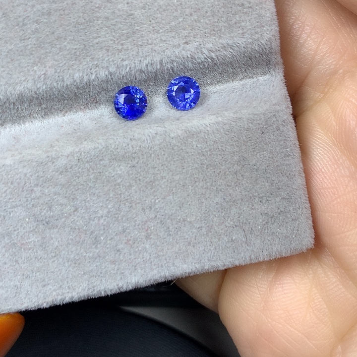 蓝宝石裸石圆4.6矢车菊蓝宝石一对