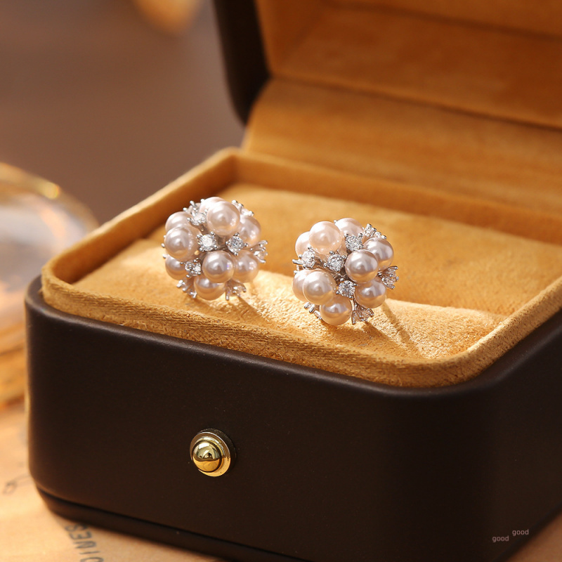 铜合金耳饰 小众爆款曼塔玫瑰仿仿仿珍珠几何型耳饰精致时尚女式