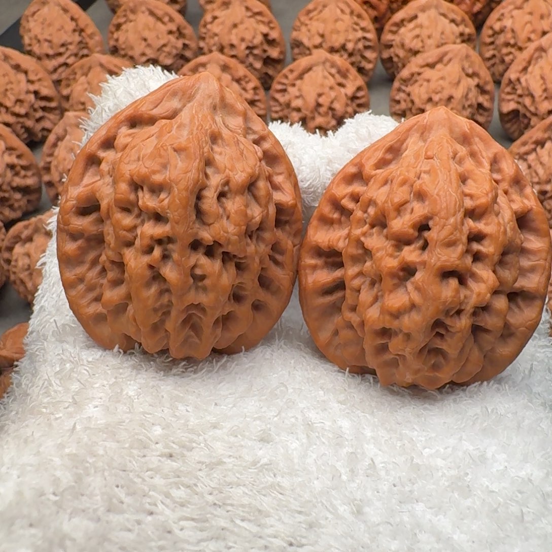 文玩核桃吊坠40+金公子48克