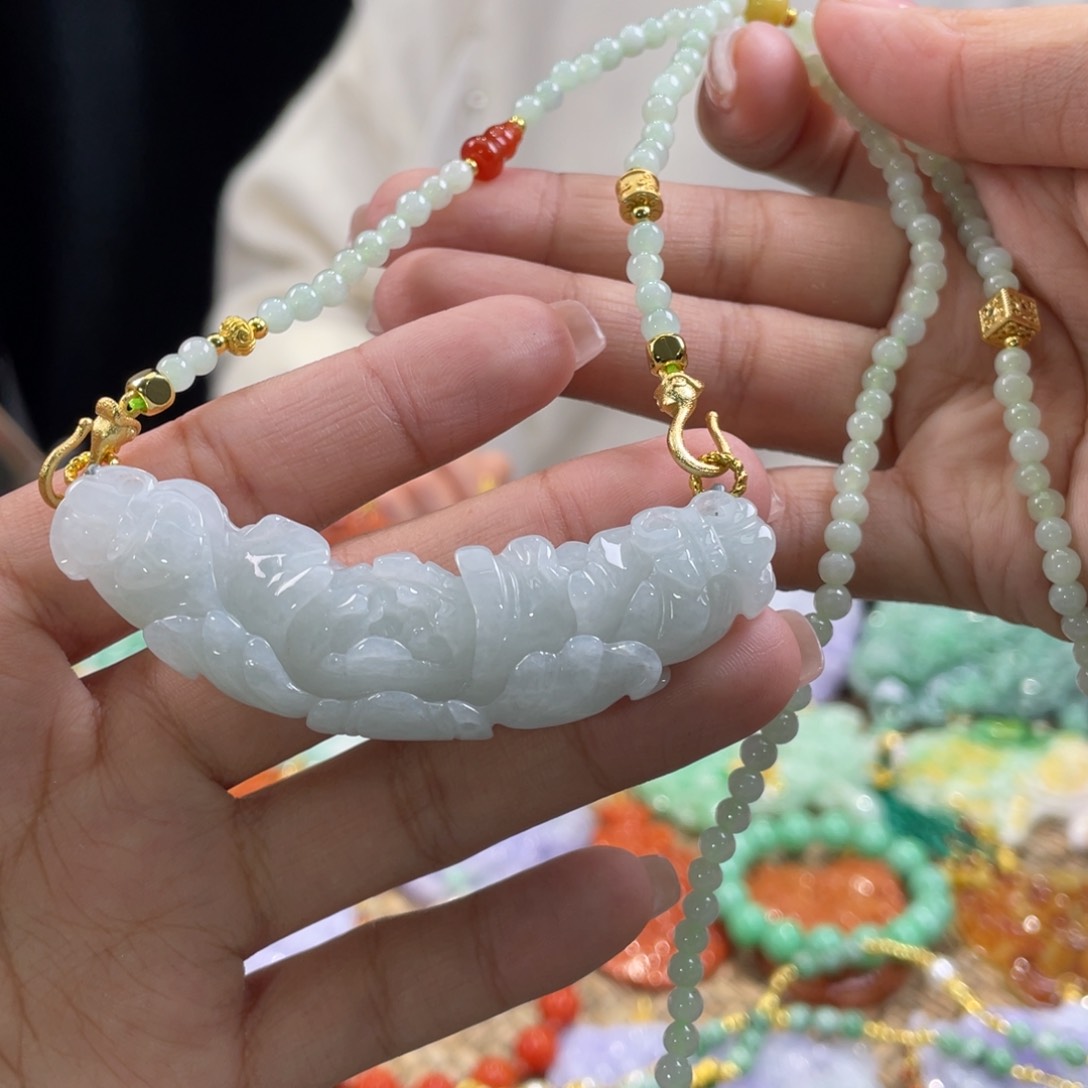 翡翠颈饰未镶嵌代编织