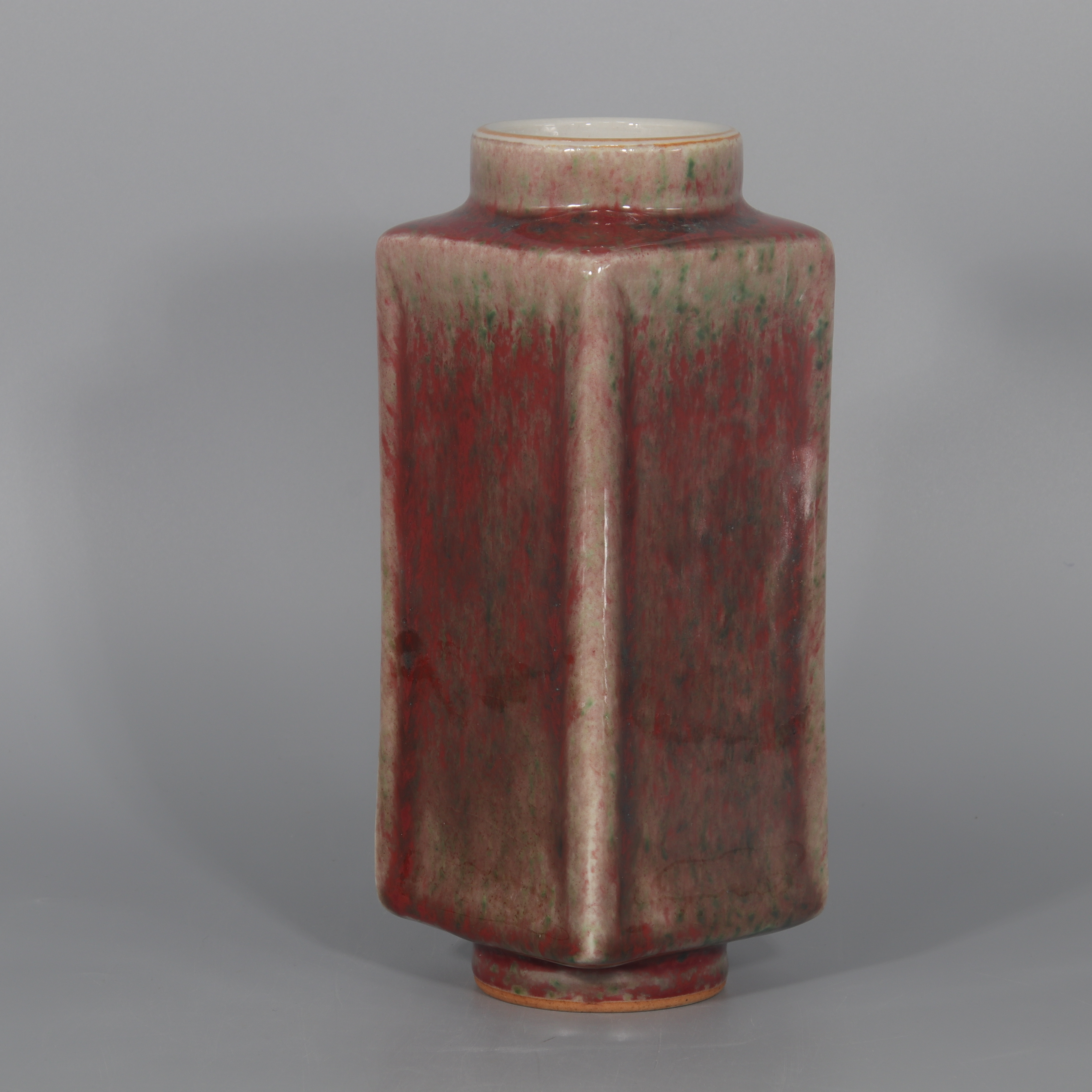 豇豆红四方琮式瓶  H406-020