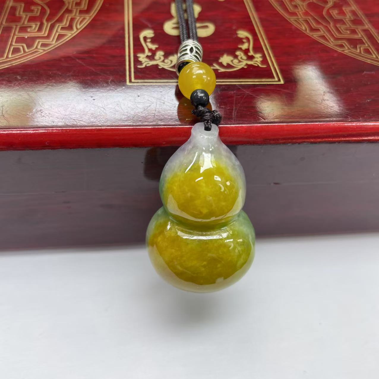 黄绿葫芦吊坠-12WQ1688