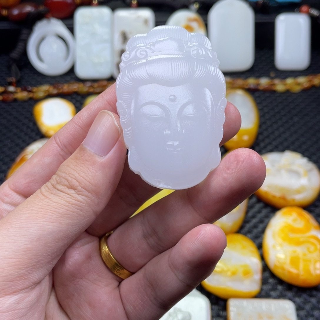 颈饰未镶嵌和田玉