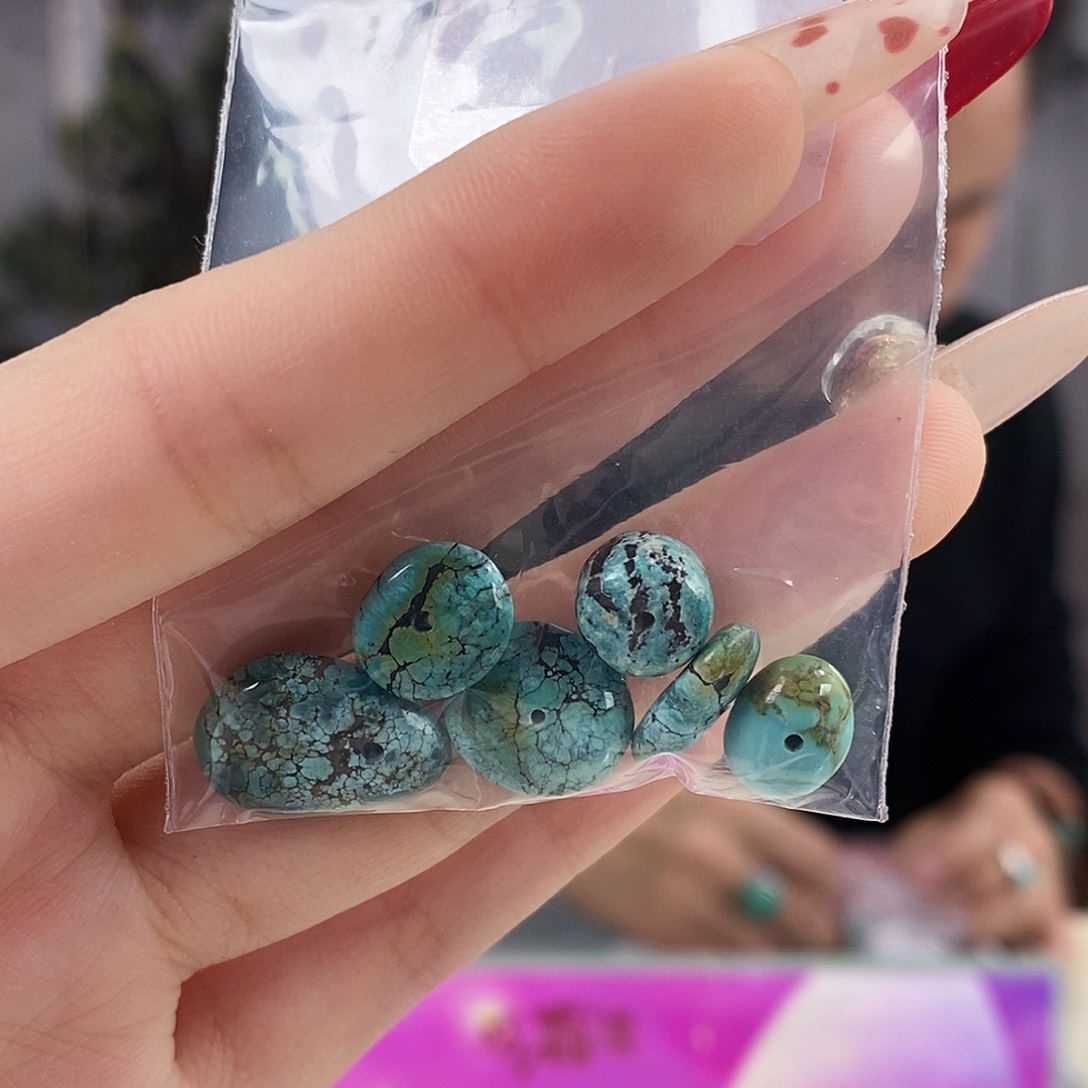 绿松石未镶嵌珠宝奇石