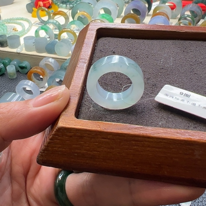 定制翡翠未镶嵌戒指