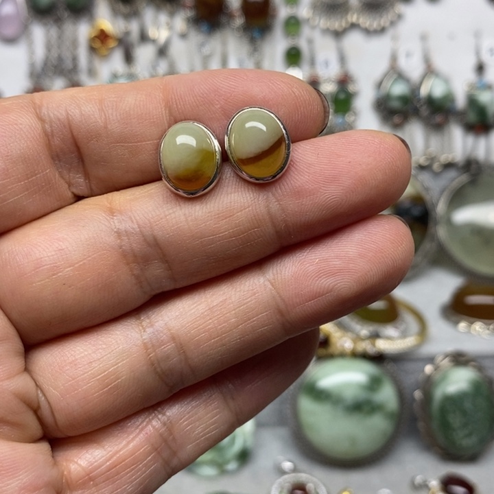 蛇纹石玉耳环银S925镶嵌