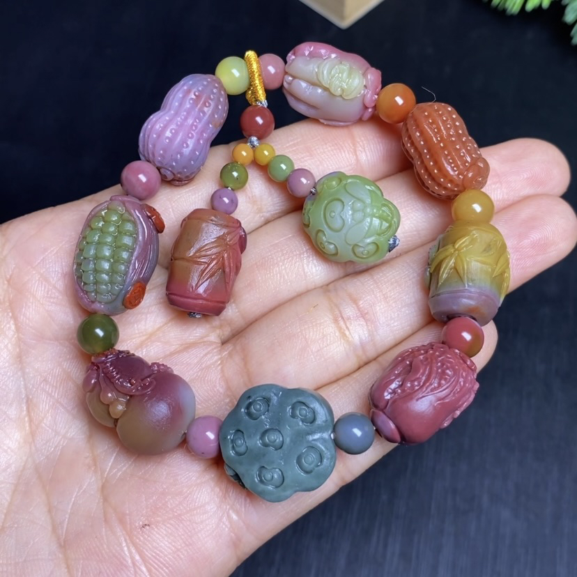 天然四川大凉山盐源玛瑙苏工雕刻炫彩八宝手串手持
