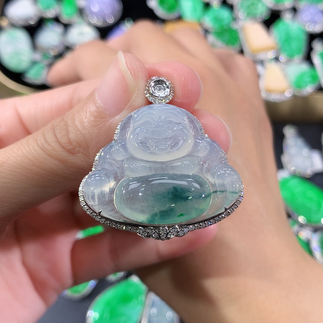 翡翠18K金镶嵌颈饰