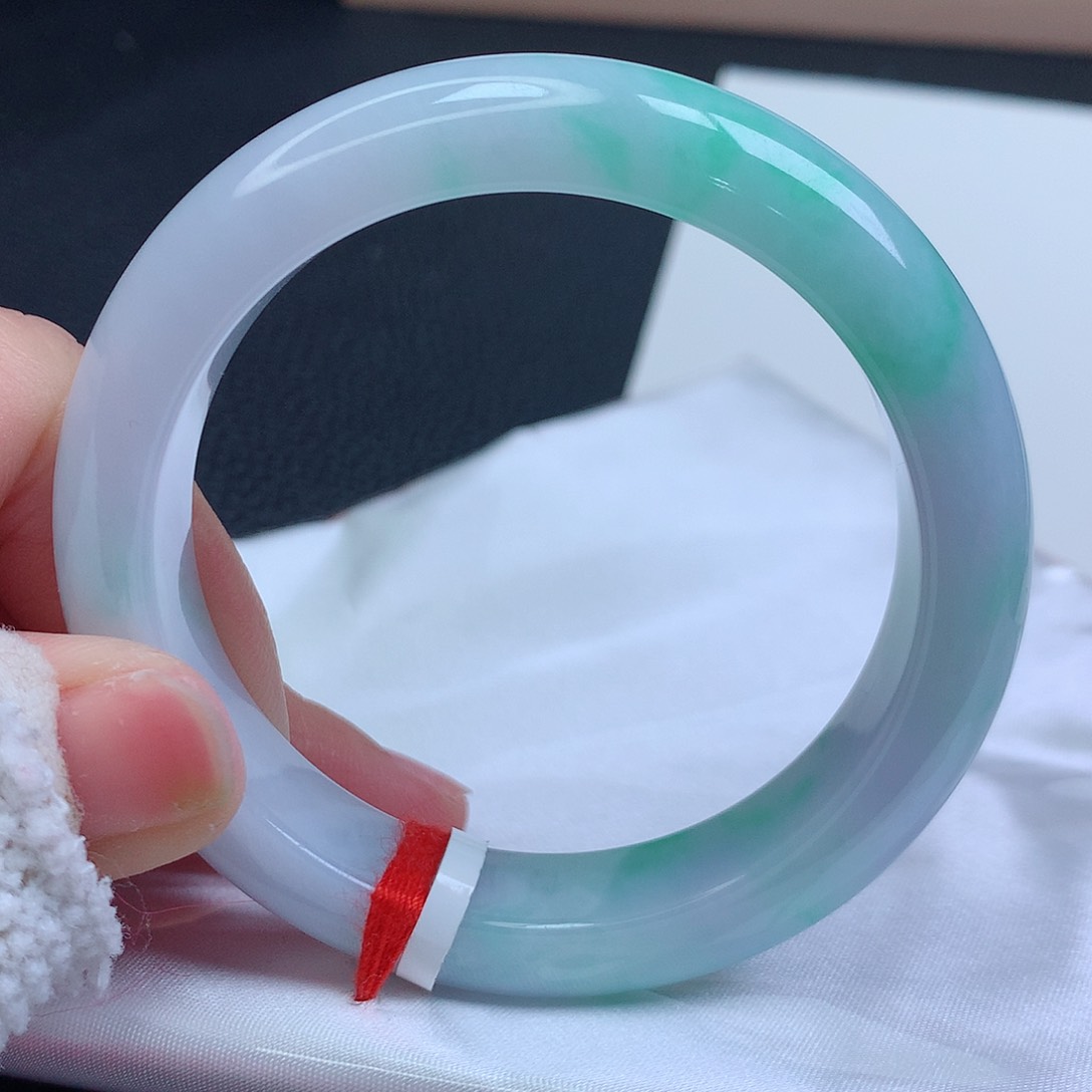 翡翠手镯未镶嵌54圈口