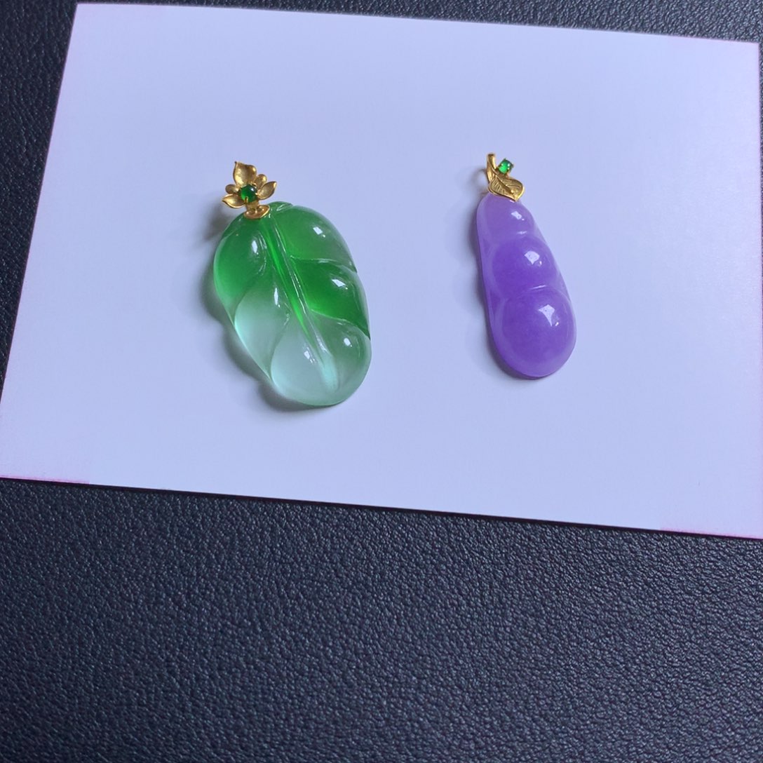 苏**苏翡翠飘绿叶子和紫色福豆
