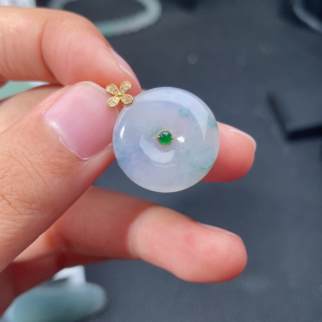 翡翠18K金镶嵌颈饰翡翠