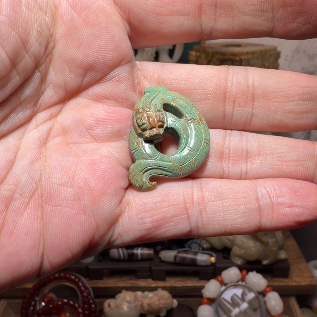 扎***西绿松石未镶嵌颈饰111